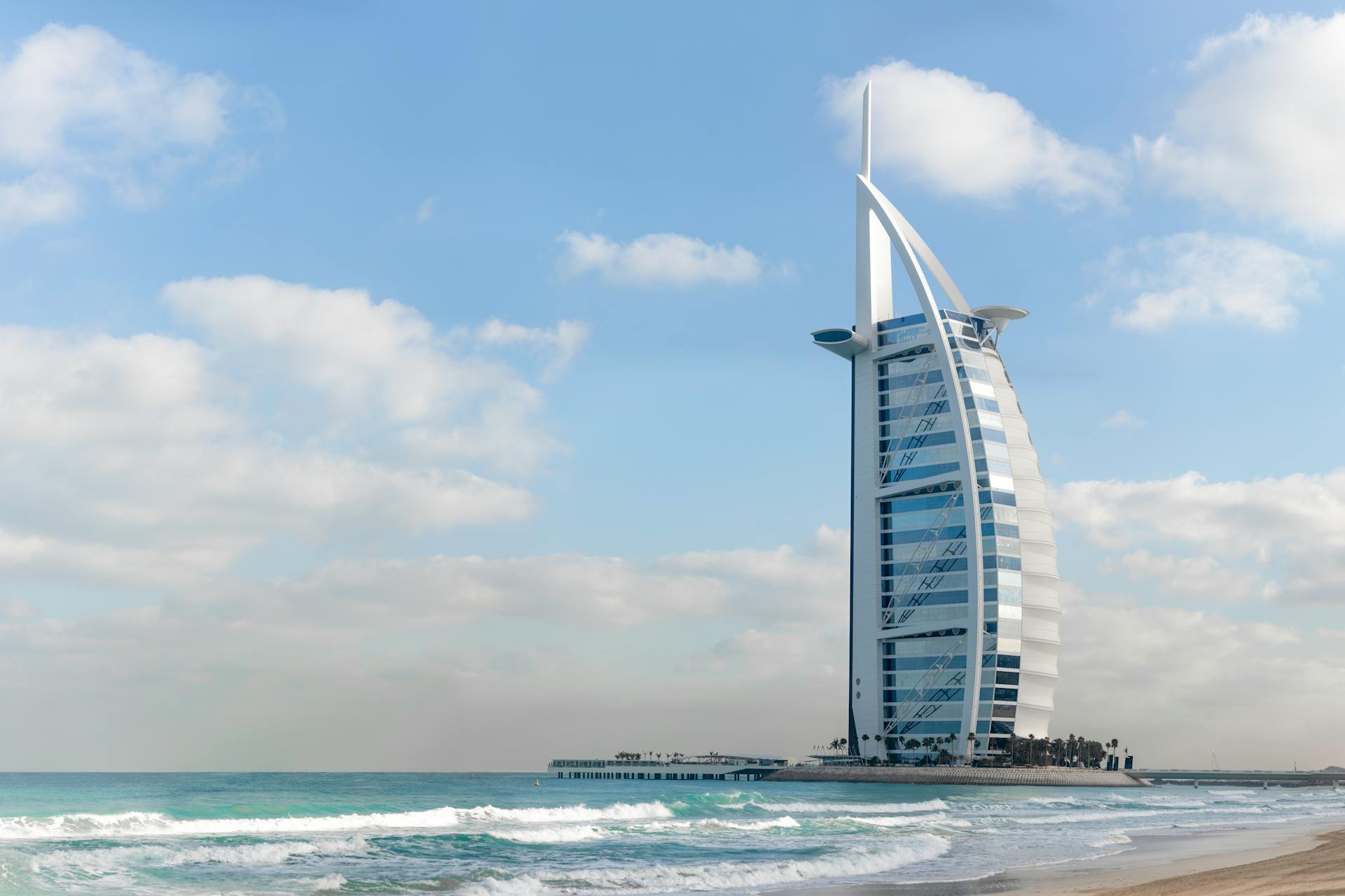 Investeren in Dubai of Nederland? De vastgoed afweging